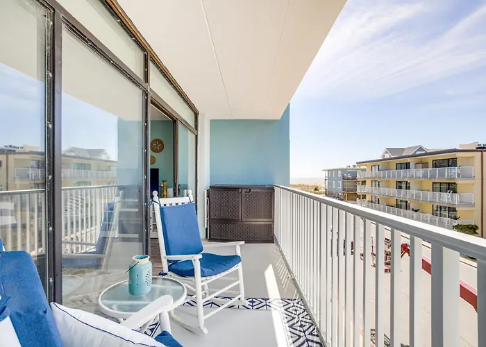 Holiday home Stroll To Shore! W/ Balcony In Ocean