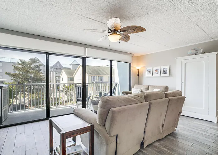 Holiday home Stroll To Shore! W/ Balcony In Ocean *